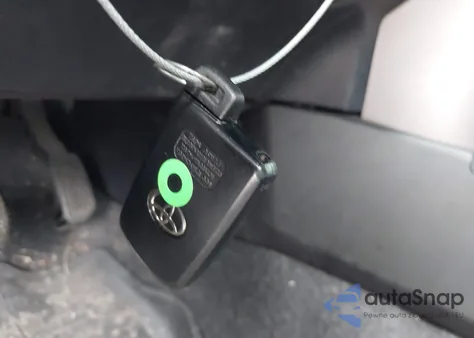 2018 Toyota Rav4 Xle z USA, uszkodzony, nr VIN 2T3RFREV6JW757206